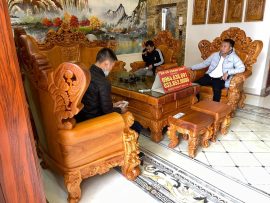 bộ bàn ghế gỗ gõ đỏ nguyên khối