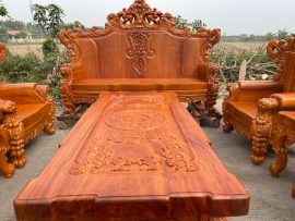 đoản dài và bàn trà hoàng gia