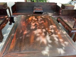 bàn trà khung tranh gỗ trắc giá trị