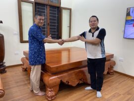 Sập ngồi gỗ hương đá nguyên khối hàng trơn