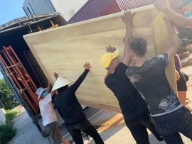 Vận chuyển sập gụ về xưởng phun hoàn thiện hàng trả khách