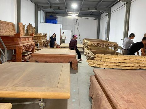 Xưởng dựng sẵn hàng mộc cho khách dễ lựa chọn