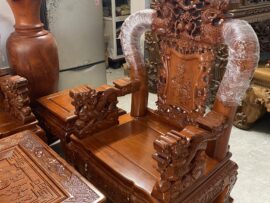Bộ bàn ghế rồng chầu 6 món gỗ gõ đỏ siêu vip.