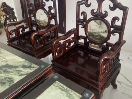 Ghế đơn được thiết kế khoẻ khoắn, mạnh mẽ.