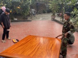 Quá trình vận chuyển sập cho chú Luyện